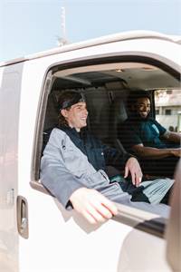Furniture Delivery Truck - Moving Experts